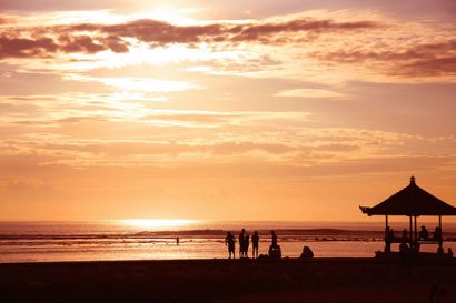 Sewa Mobil Pariwisata Denpasar on Tempat Wisata Menarik Di Bali   Pantai Sanur Matahari Terbit Denpasar