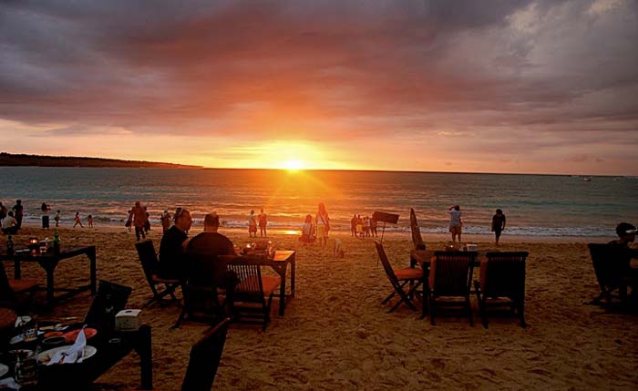 Jimbaran Tempat Wisata Di Bali - Daya Tarik Pantai & Peta Lokasi