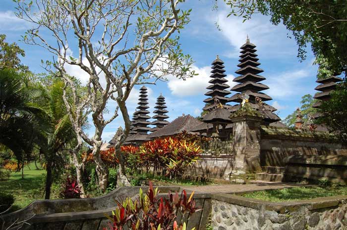 Pura Taman Ayun Mengwi Bali - Lokasi, Daya Tarik & Harga Tiket Masuk