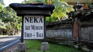 Papan nama Neka Art Museum di Ubud, Bali