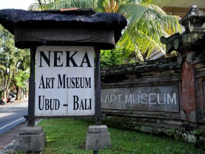 Papan nama Neka Art Museum di Ubud, Bali