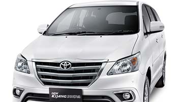 sewa kereta toyota innova bali