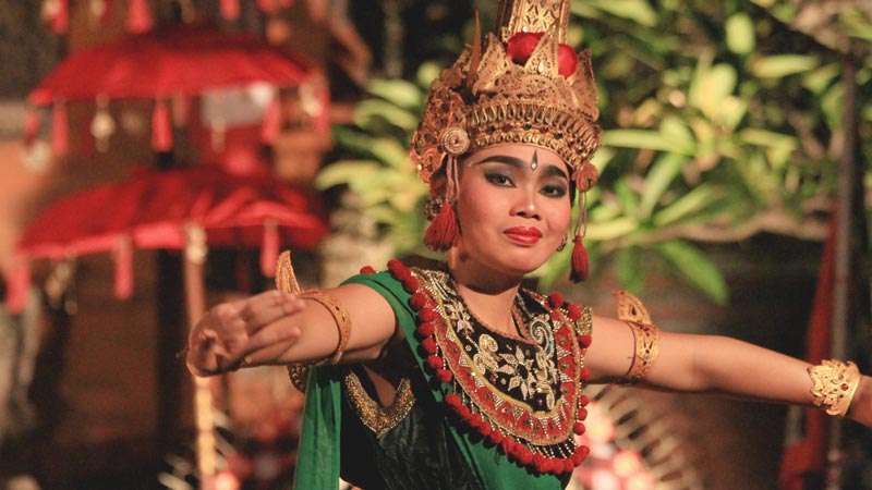 Legong Ramayana Ballet Di Puri Ubud