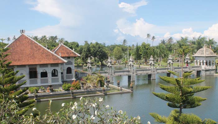 Daya Tarik Objek Wisata Taman Ujung