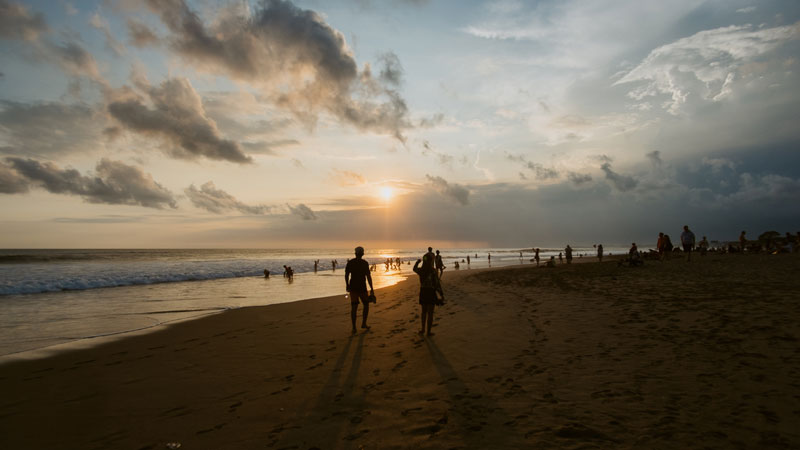 Pantai Legian Bali