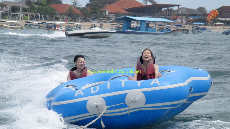 Rolling Donut Wahana Watersports Di Tanjung Benoa