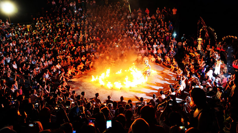 Tari Kecak Uluwatu Bali