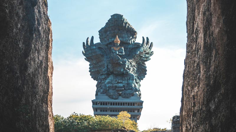 Patung Garuda Wisnu Kencana (GWK) di Bali - Jarak Tanah Lot Ke Tempat Liburan Bali Menarik