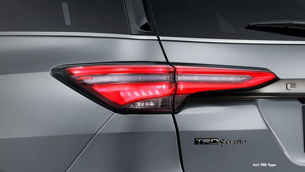 Desain Lampu Belakang All New Fortuner Facelift 4X2 TRD