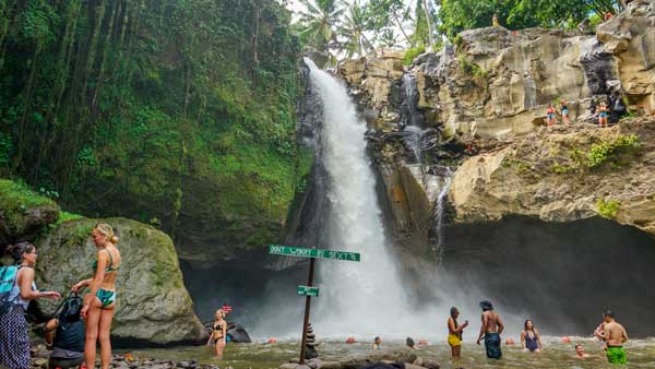 Daya Tarik Tegenungan Waterfall