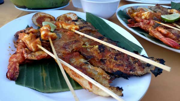 Hidangan Seafood Bakar Pantai Jimbaran Bali