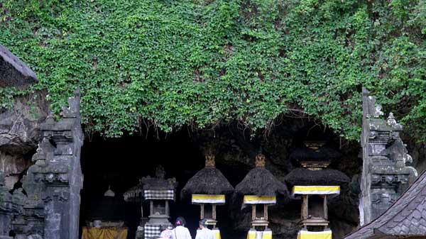 Pura Goa Lawah