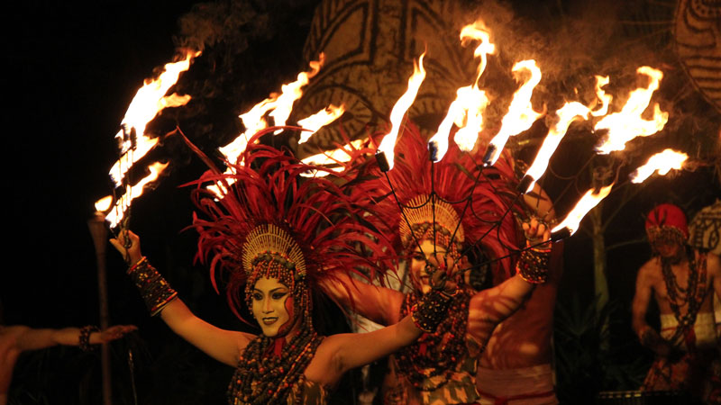 Pertunjukan African Fire Dance