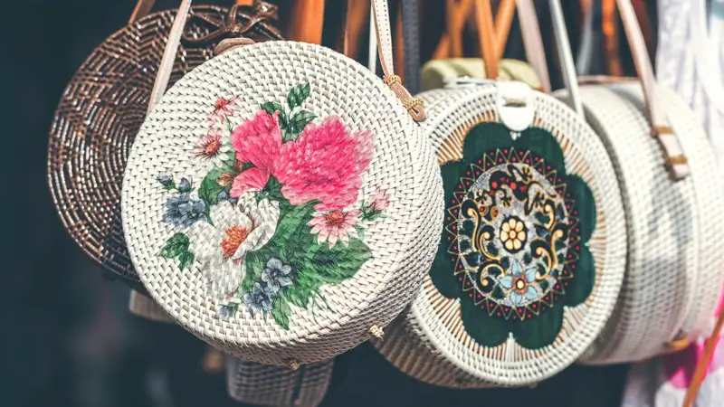 Tas Kerajinan Tangan di Pasar Seni Sukawati