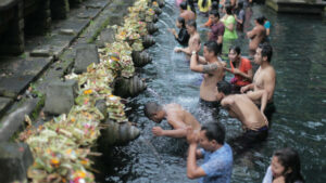 Harga Tiket Masuk Pura Tirta Empul Tampak Siring Bali