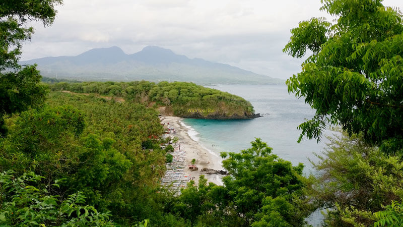 Virgin Beach Karangasem Pantai Pasir Putih, Bali Timur dengan air biru dan pasir putih