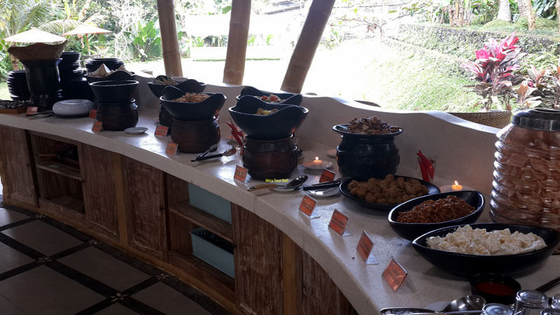 Menu makan siang prasmanan di Restoran Sobek Rafting Ubud