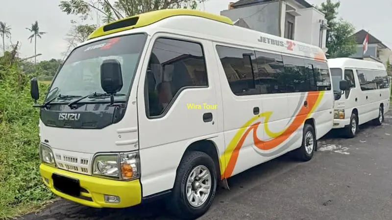 Minibus ELF 18 seat – solusi transportasi rombongan besar di Bali