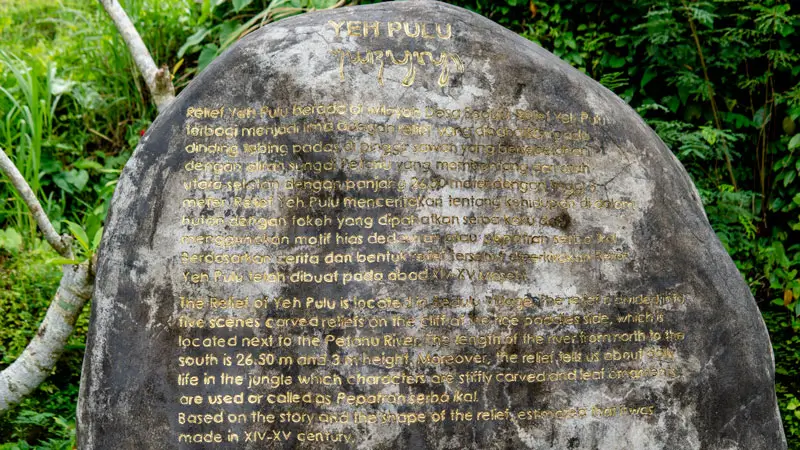 Prasasti resmi Yeh Pulu berisi penjelasan sejarah relief