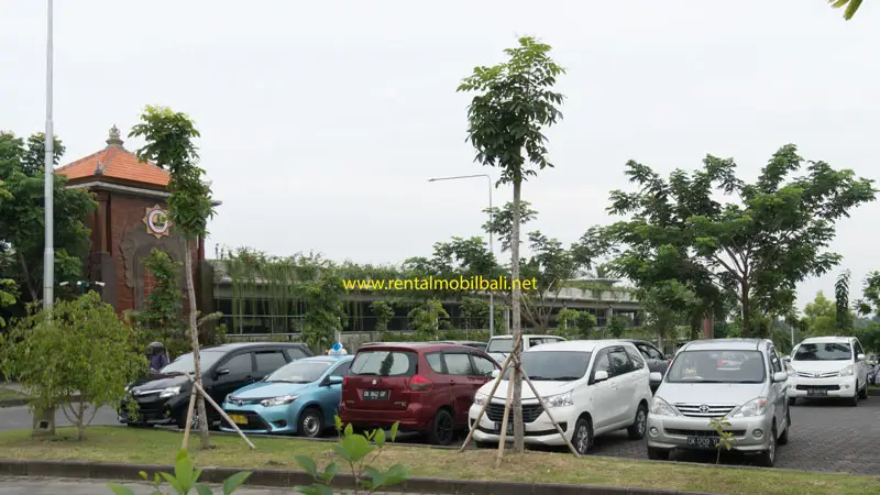 Area parkir kendaraan di Monkey Forest Ubud